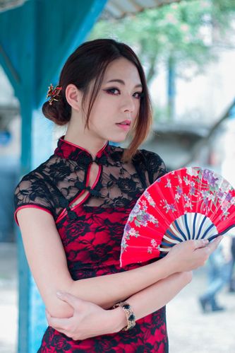 日本和服vs中国旗袍美女